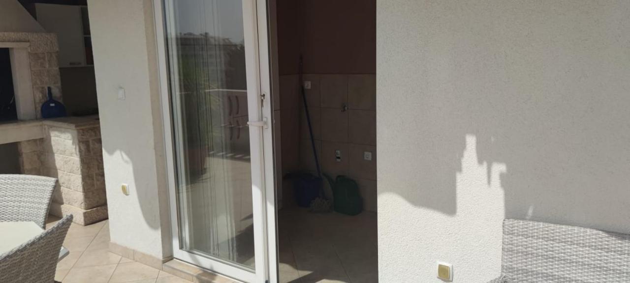 Happy Basset Terrace Makarska Exterior foto