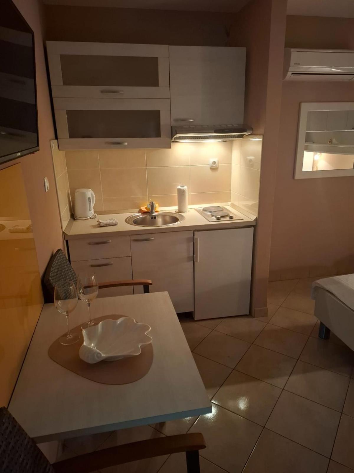 Happy Basset Terrace Makarska Exterior foto