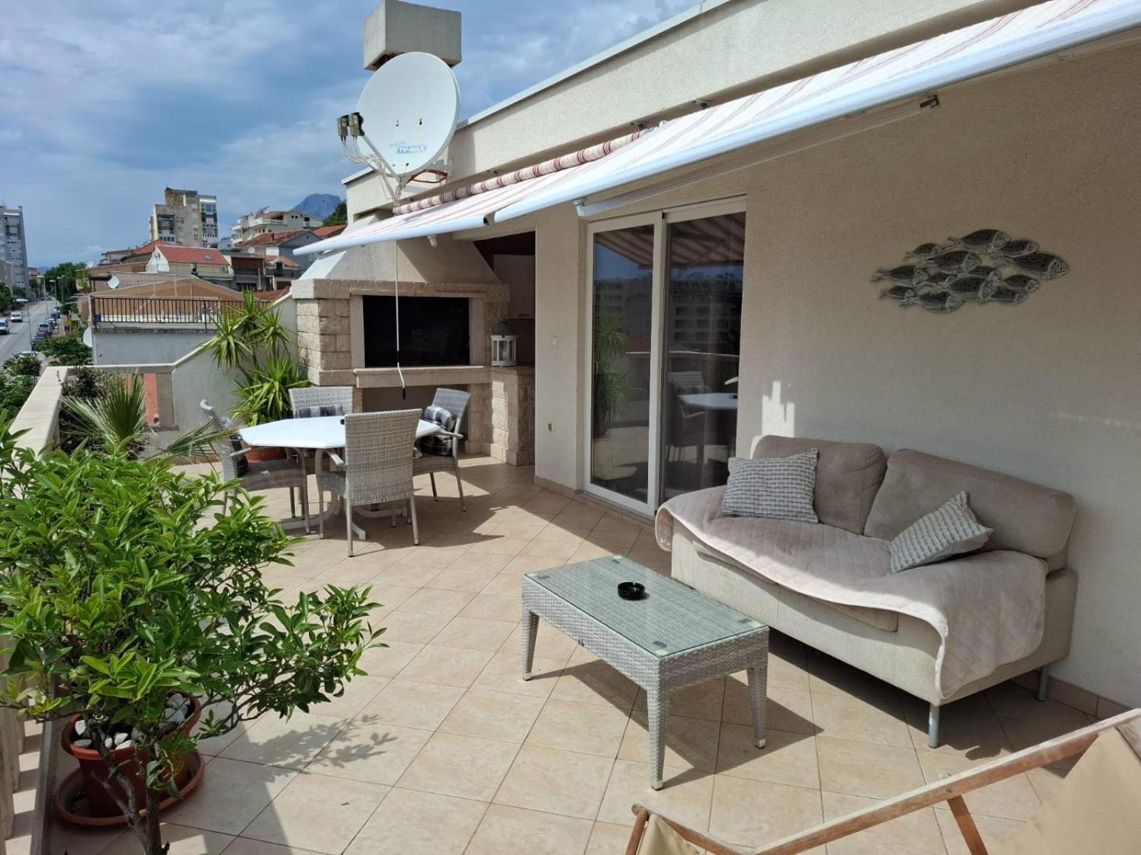 Happy Basset Terrace Makarska Exterior foto